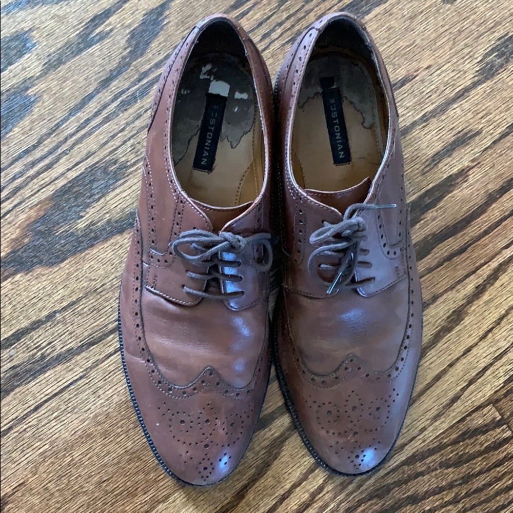 Men’s sz 11 brown leather wingtip shoes
